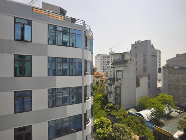 Exterior - Poonsa Duy Tan (Hanoi)