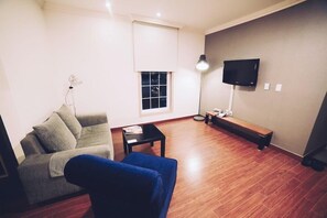 Living area - Jinwoo Residence (Geoje)