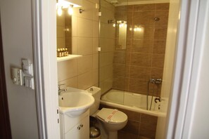 Bathroom - Hotel Panellinion (Trikala)
