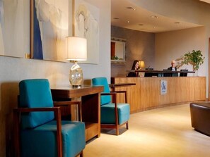Lobby - Manor West (Tralee)