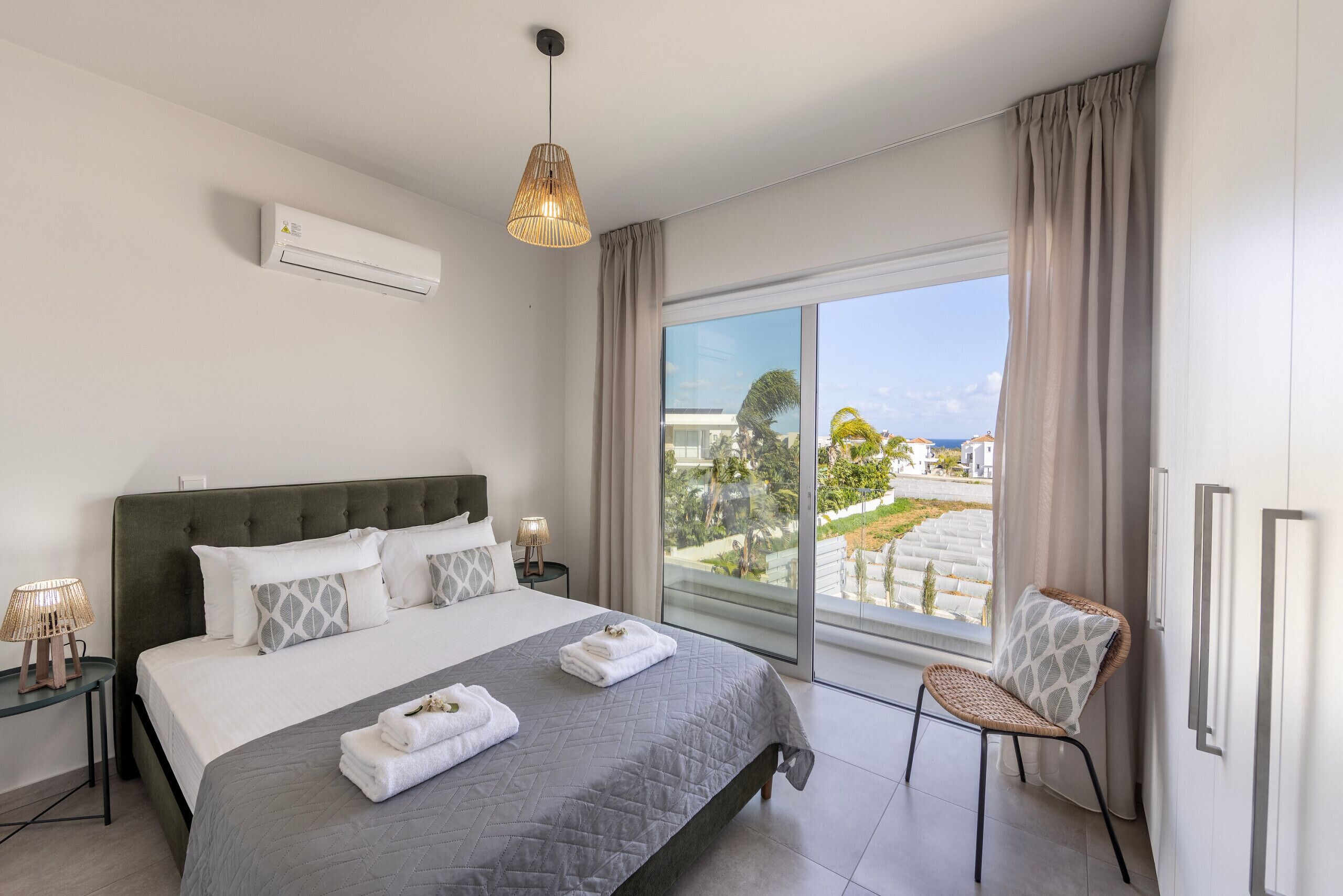 3 bedrooms, in-room safe, iron/ironing board, WiFi (free)