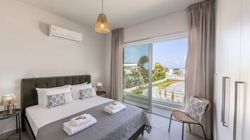 3 bedrooms, in-room safe, iron/ironing board, WiFi (free)