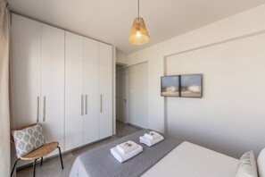 3 bedrooms, cots/infant beds, bed sheets - Protaras Hestia Seaside Villa A6 (Paralimni)
