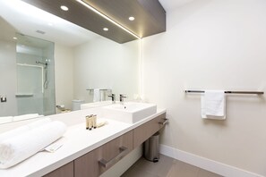 Bathroom - Calamvale Hotel Suites And Conference Centre (Brisbane)