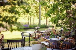Outdoor dining - Hotel Venlo (Venlo)