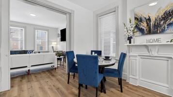 Comfort House | Dining