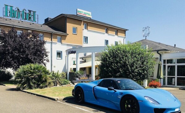 Property grounds - Brit Hotel Restaurant Le Cottage (Arnage)