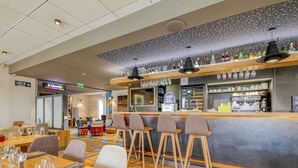 Unclassified image, 2 of 54, button - Brit Hotel Restaurant Le Cottage (Arnage)