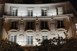 Exterior detail - Citotel L Univers (Angers)