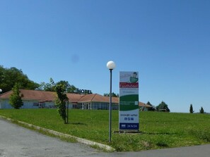 Property grounds - P'tit Dej-hotel Macon (Charnay-les-Macon)