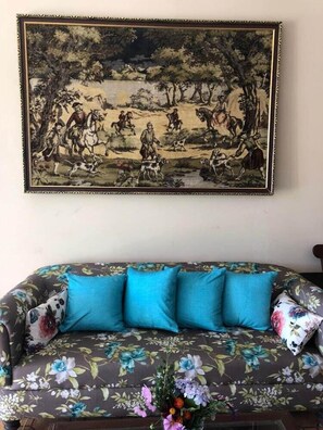 Interior - The Grand Oak Manor (Almora)