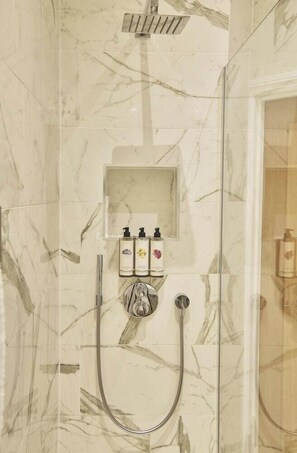 Bathroom - THE Fowey (Fowey)
