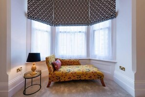Living area - The Clarence Hotel (Portsmouth)