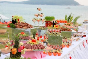 Outdoor banquet area - Ocean View Resort Yalong Bay (Sanya)