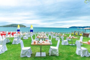 Outdoor banquet area - Ocean View Resort Yalong Bay (Sanya)