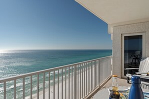 Property grounds - Beachfront Condo + Resort Pool Access + Walk to Beach + Near Pier Park & Dining (Panama City Beach)