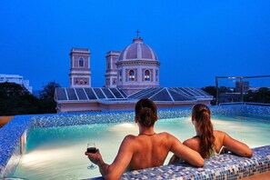 Kolam renang outdoor