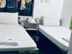 Room - New Cosmos Hotel (Kowloon)