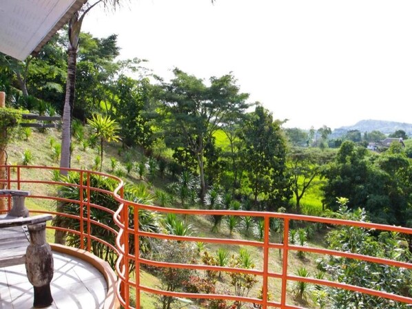 Property grounds - Phucome Resort (Khao Kho)