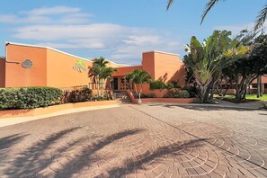 Exterior - Oceanique Resort by Capital Vacations (Indian Harbour Beach)