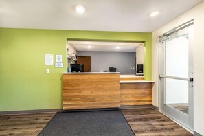 Lobby - Woodspring Suites Riverside Norco (Norco)