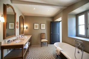 Bathroom - Domaine de Fontenille (Lauris)