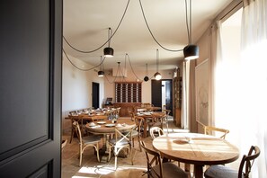 Dining - Domaine de Fontenille (Lauris)