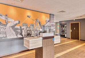 Lobby - Premier Inn Bury St Edmunds North Hotel (Bury St Edmunds)