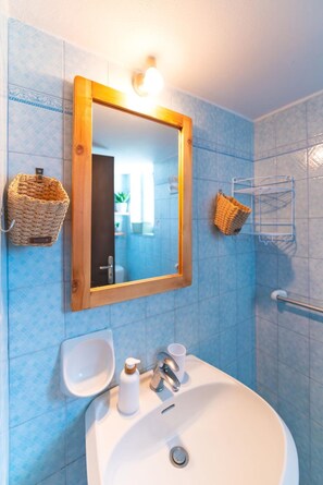 Bathroom - Tselios Apartments & Studios (Rhodes)