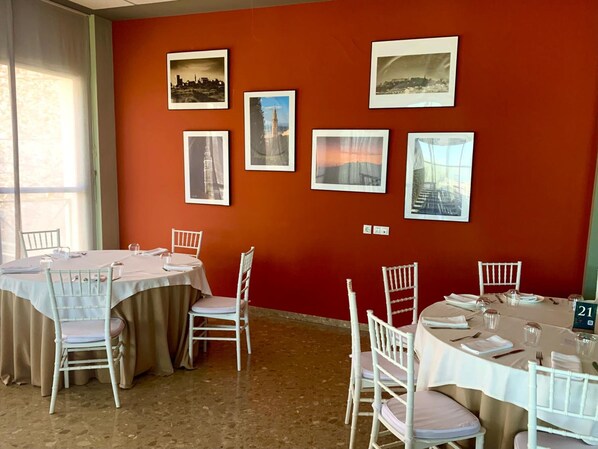 Dining - Don Polvoron (Estepa)