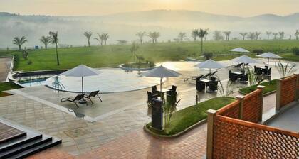 Mantis Epic Hotel And Suites