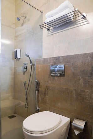 Bathroom - Hotel Cosmique (Margao)