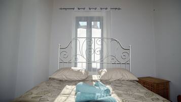 3 chambres, fer et planche à repasser, accès Internet, draps fournis