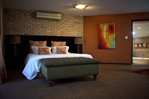 Waterfront Country Lodge and Spa