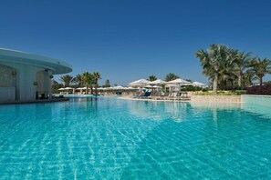 Indoor pool, outdoor pool - City of Dreams Mediterranean (Limassol)