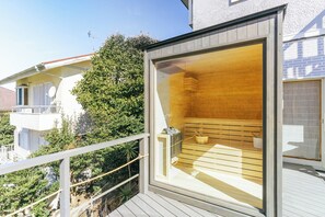 Property grounds - Glasswalled sauna included | A rental lodge where / Ito Shizuoka (Ito)