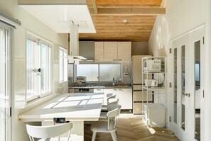 Fridge, microwave, stovetop, cookware/dishes/utensils - Glasswalled sauna included | A rental lodge where / Ito Shizuoka (Ito)