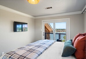 Iron/ironing board, travel cot, free WiFi, bed sheets - New Sauna, Private One Acre Lot, Saltwater Pool, New Outdoor Kitchen, Fire Pit (Hot Springs)