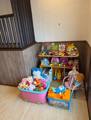Children’s area - Modern Japanese maisonette  spacious artificial t / Kitakyushu City Fukuoka (Kitakyushu City)