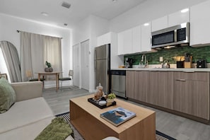 Interior - Heart of Wynwood - Rooftop Pool - New 1B (Miami)