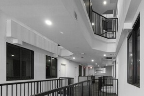 Interior - Heart of Wynwood - Rooftop Pool - New 1B (Miami)