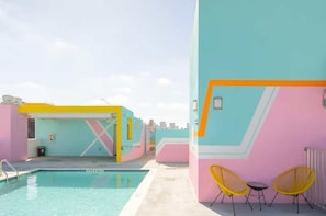 Pool - Walk to Wynwood Walls - Rooftop Pool - New Condo (Miami)