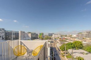 Property grounds - Walk to Wynwood Walls - Rooftop Pool - New Condo (Miami)