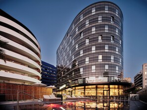 Exterior - Crowne Plaza Marseille - Le Dome by IHG (Marseille)