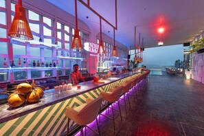 Bar (en el alojamiento)