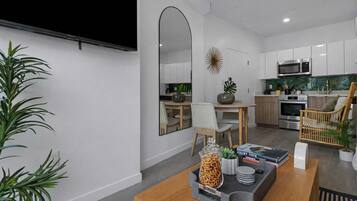 Fridge, microwave, stovetop, dishwasher