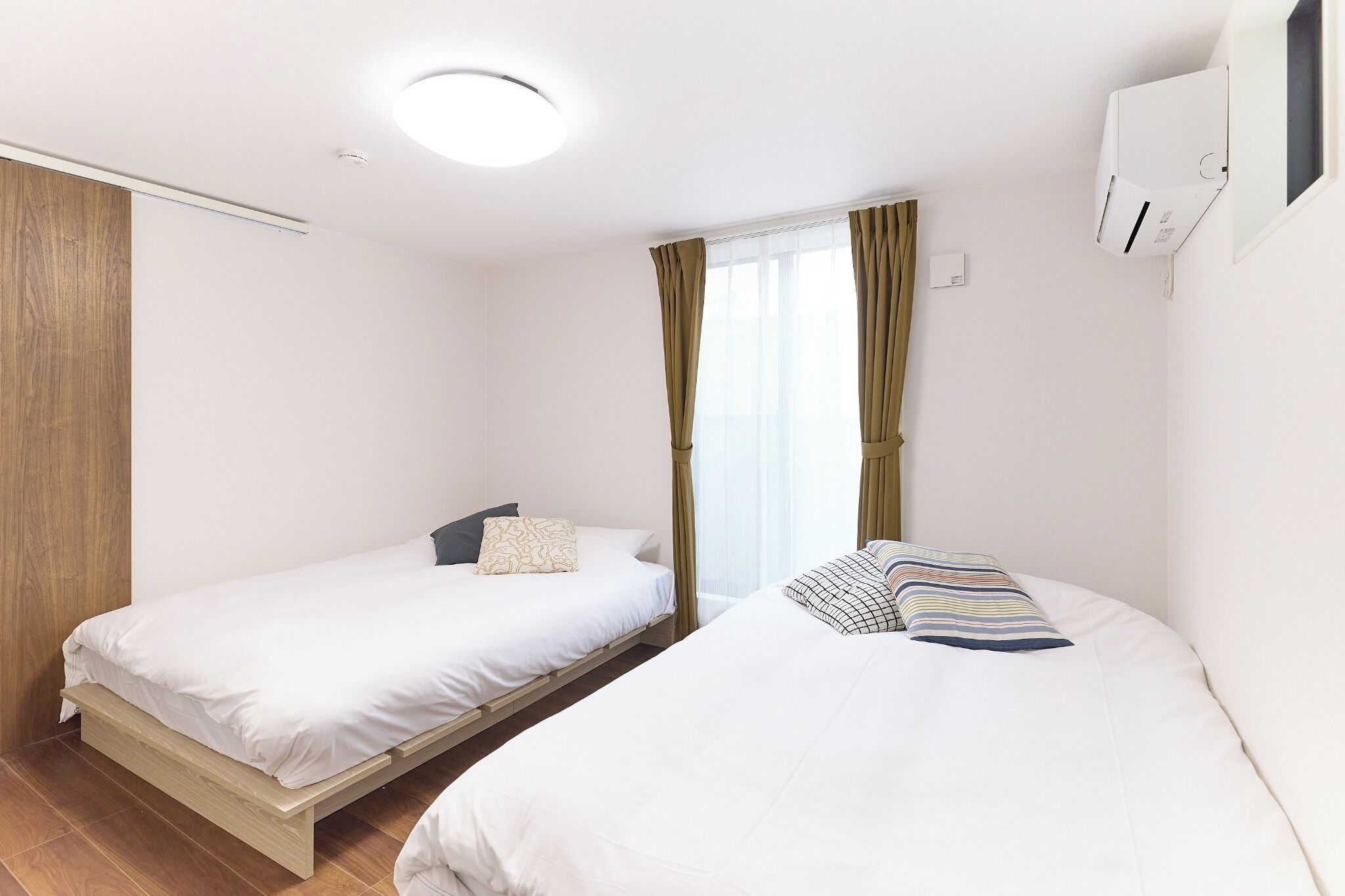 Wifi gratis y ropa de cama 