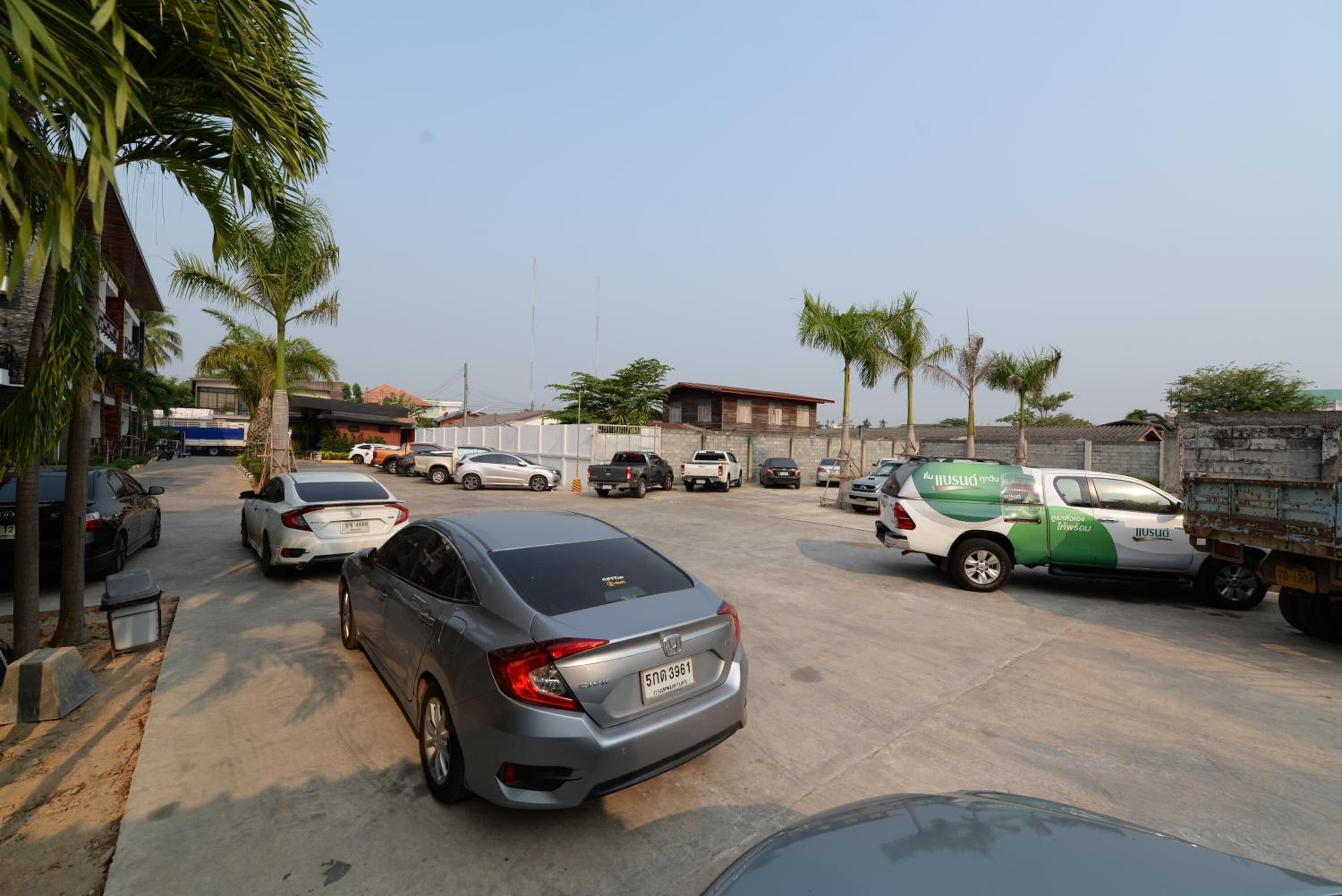 المنطقة المحيطة بالمنشأة