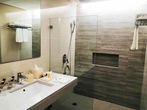 Bathroom - The Aurora Subic Hotel Managed by HII (Olongapo)