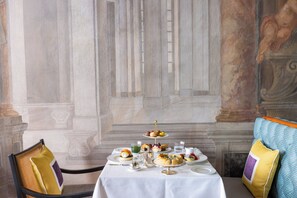 Dining - Palazzo Roma (Rome)